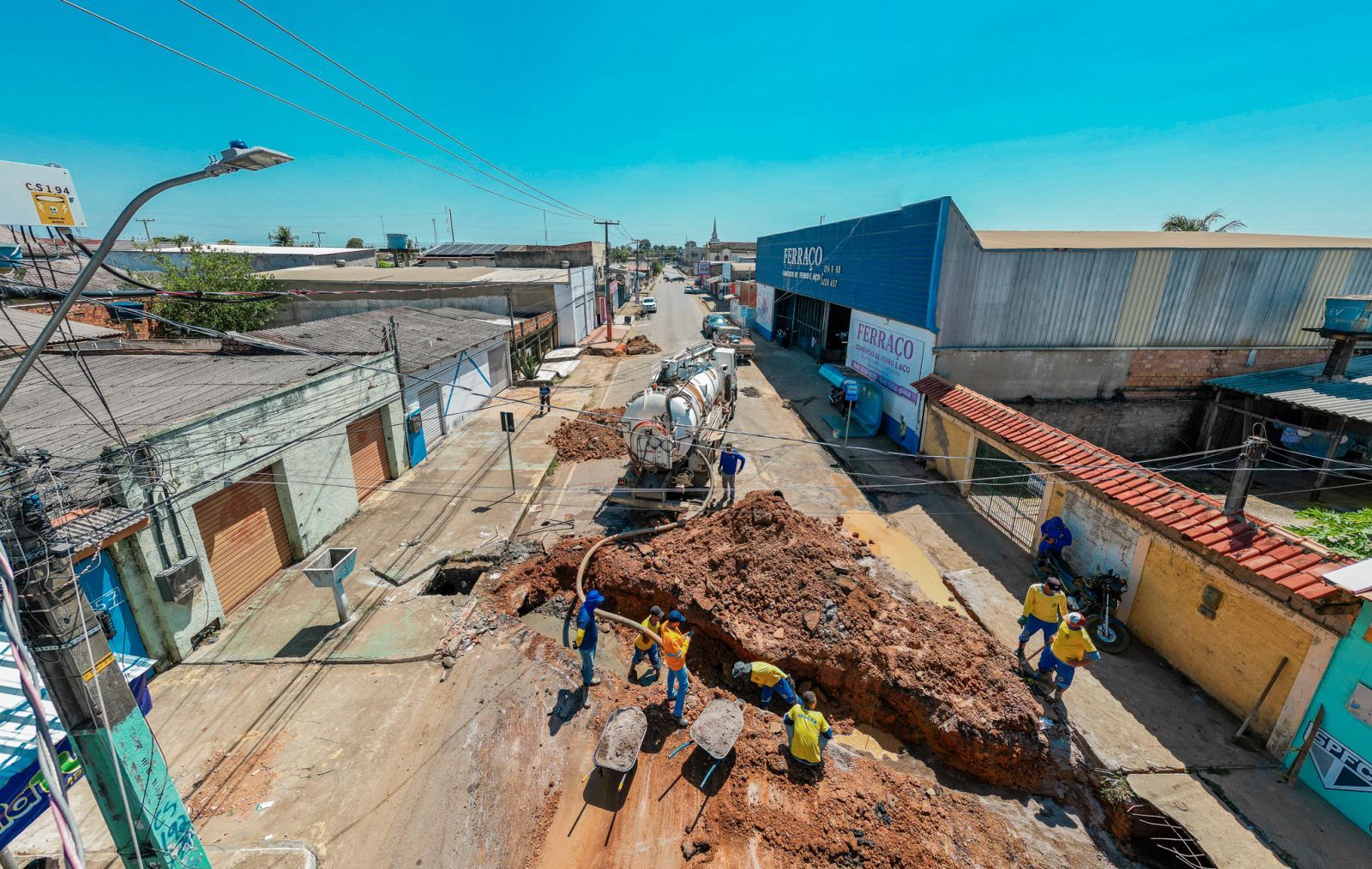 Prefeitura realiza desobstrução de boca-de-lobo e troca de manilhas para prevenir alagamentos